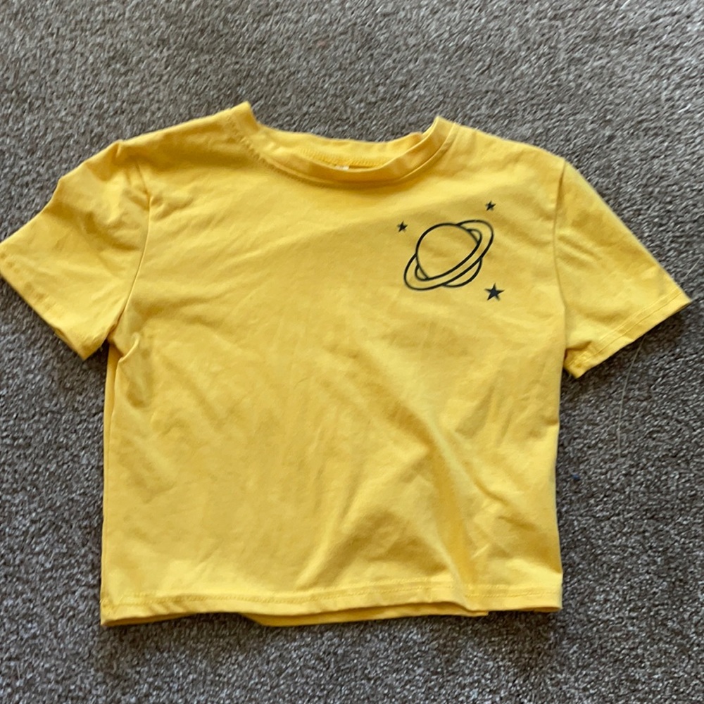 Yellow cropped T